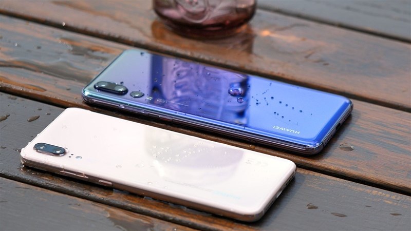 Huawei Nova 3: Màn hình Huawei P20-series đã được ra mắt người hâm mộ. Tiếp theo đó, nằm trong danh mục tầm trung được đầu tư đó là Huawei Nova. Tuần này, phía chính quyền Trung Quốc đã chính thức công bố toàn bộ thông tin Huawei Nova 3 và gợi nhiều mong đợi cho người dùng.