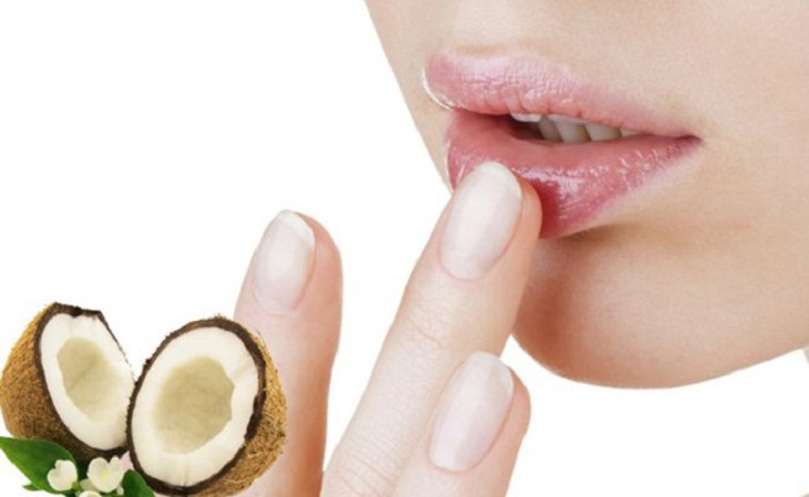 Coconut oil for moisturizing lips