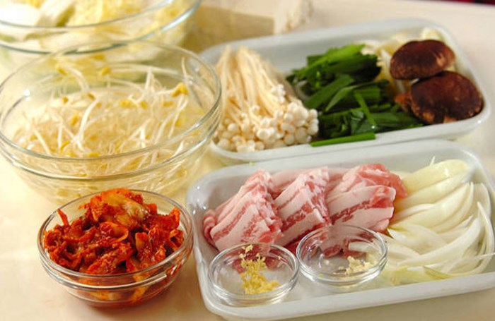 nguyên liệu nấu lẩu kim chi Hàn Quốc