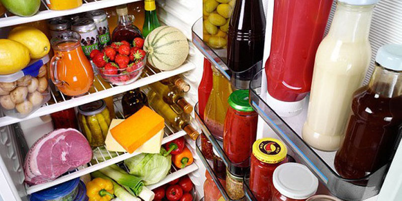 Nhét tất cả mọi thứ vào tủ lạnh