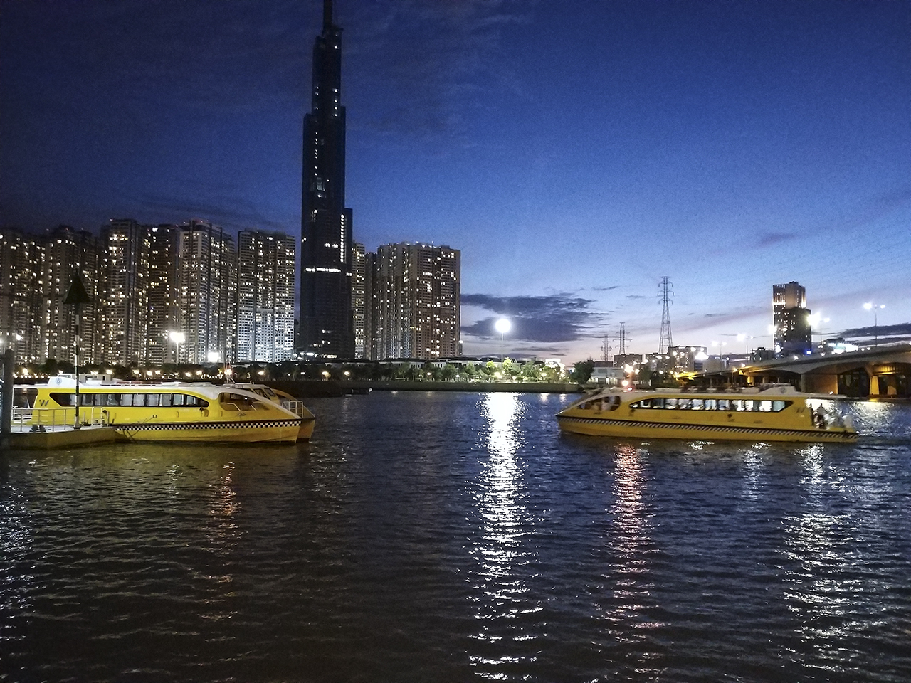 Đánh giá camera Galaxy A8 Star