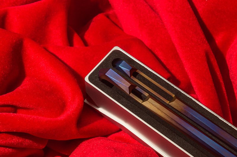 Mở hộp đựng Gray Advent Collection