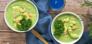 Cách làm soup bông cải sinh dưỡng cho bé