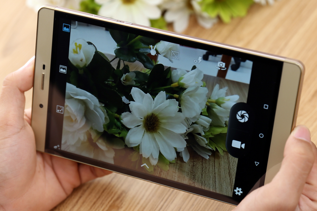 Máy tính bảng Mobell được trang bị Camera chất lượng