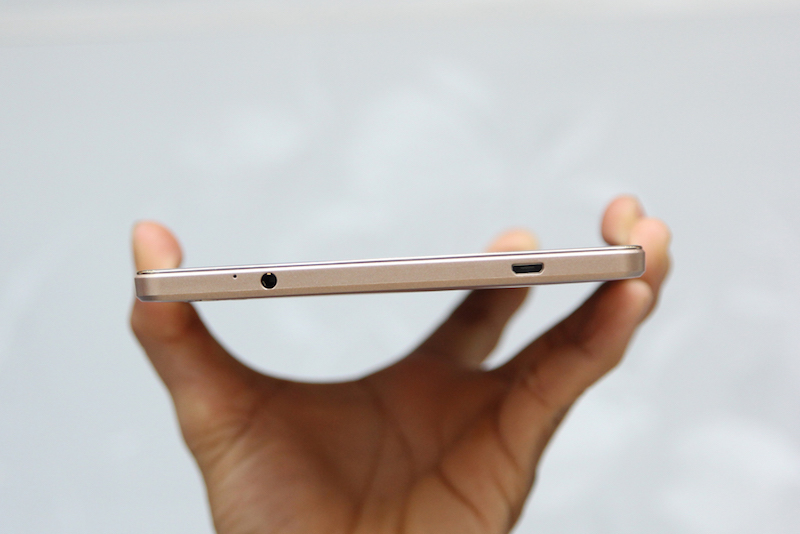 Máy tính bảng Mobell hỗ trợ kết nối đa dạng   