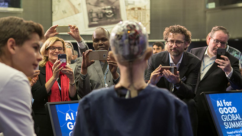 robot-sophia-3 robot-sophia-3