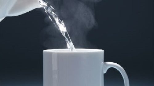 10 lợi ích tuyệt vời của việc uống nước ấm đối với sức khỏe