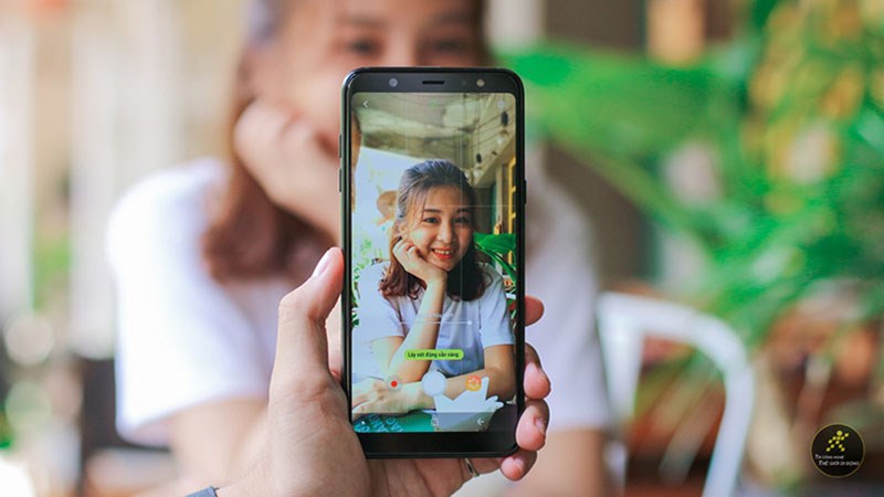 Mua Samsung Galaxy A6 & A6+ giảm ngay 500K với app Galaxy Gift Galaxy A6 và Galaxy A6+ (2018) là bộ đội smartphone tầm trung sở hữu nhiều điểm nổi bật rất đáng để người dùng lựa chọn để mua. Từ hôm nay, khi mua một trong hai chiếc smartphone trên bạn sẽ được giảm ngay 500K từ app quà tặng Galaxy.