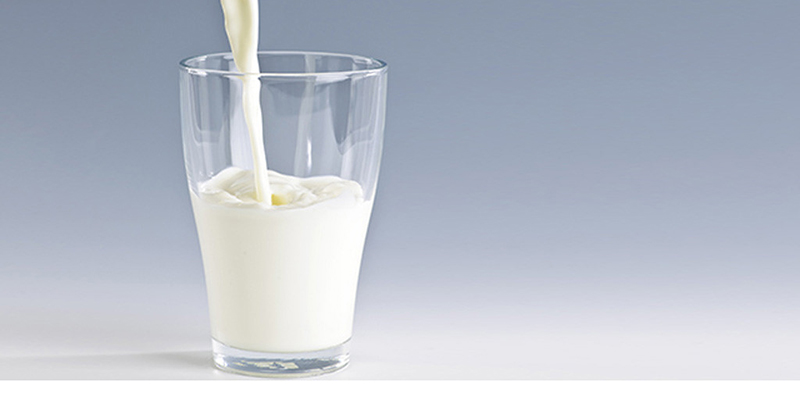 Uống sữa có bị nổi mụn không?