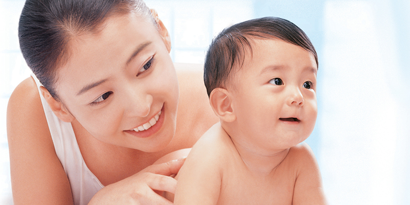 Làm cho bé không thích bầu sữa mẹ Làm cho bé không thích bầu sữa mẹ