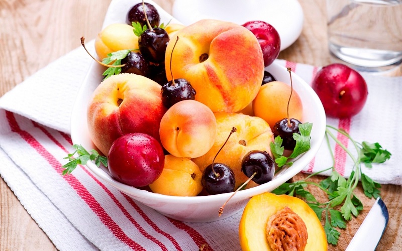Ăn vặt bằng trái cây hay sữa chua