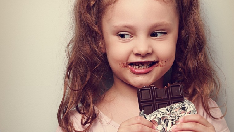 Trẻ em bao nhiêu tuổi có thể ăn được socola?