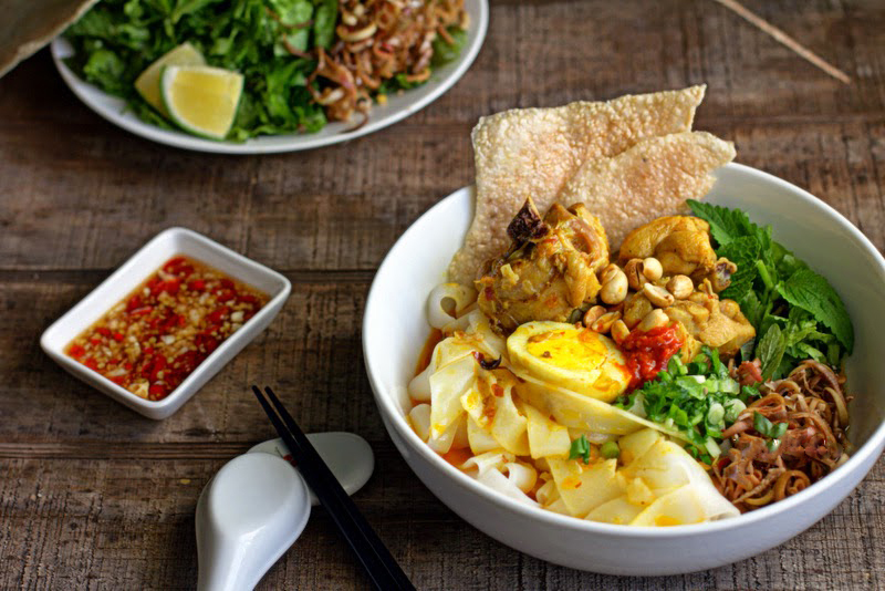 Detailed instructions on how to make delicious Quang noodles with the central taste