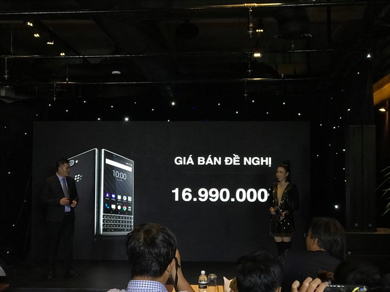 BlackBerry KEY2 chính thức ra mắt tại Việt Nam, giá 16.99 triệu