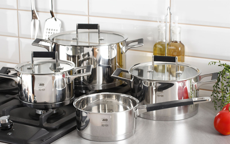 Cách vệ sinh bếp đối với bề mặt kim loại Cách vệ sinh bếp đối với bề mặt kim loại