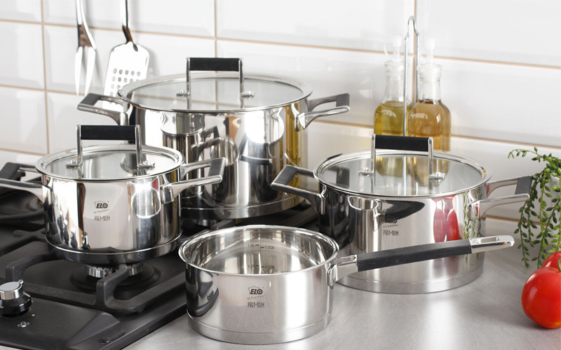 Cách vệ sinh bếp đối với bề mặt kim loại Cách vệ sinh bếp đối với bề mặt kim loại
