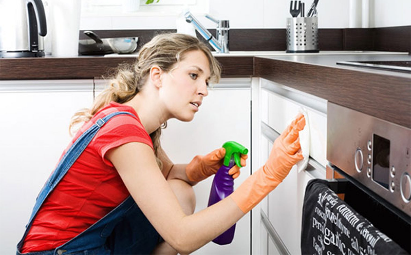 Vệ sinh bề mặt thẳng đứng Vệ sinh bề mặt thẳng đứng