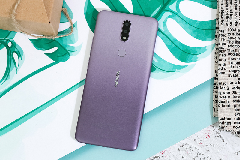 Điện thoại Nokia 2.4 sở hữu kiểu dáng hiện đại, ấn tượng với mặt lưng 3D 