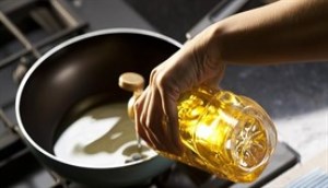 Cách chọn, dùng dầu ăn thế nào mới đúng