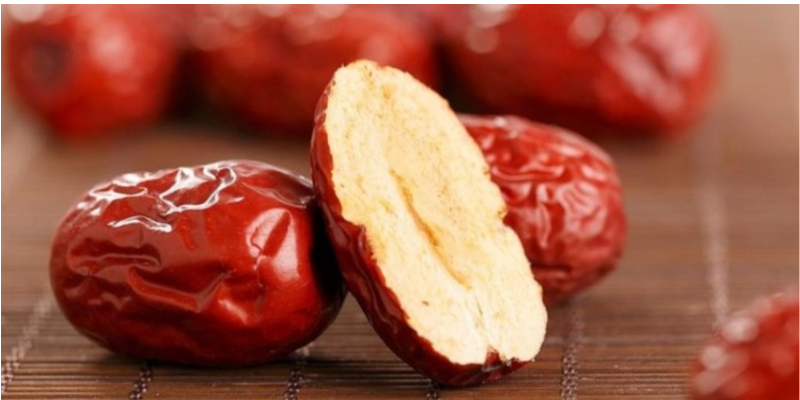 Táo tàu hấp giúp những người có hệ tiêu hóa yếu hấp thu được hết những chất bổ trong loại quả này và phát huy công dụng của chúng