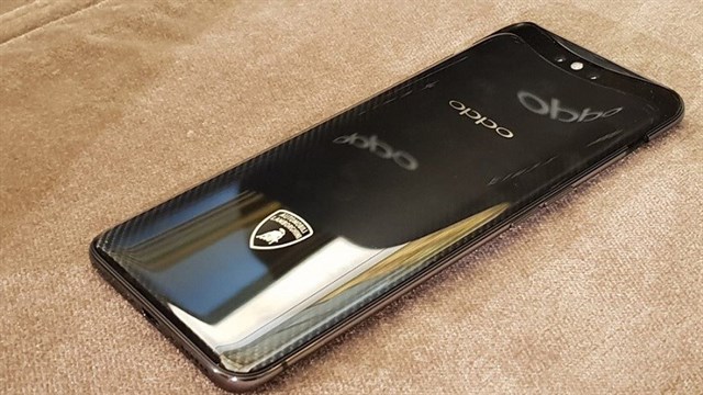 OPPO Find X Lamborghini Edition hết sạch hàng trong 4 giây mở bán