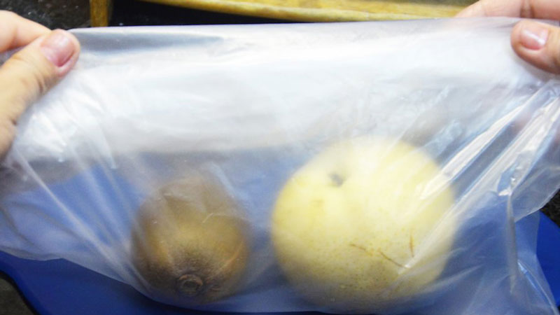 Bạn có thể đặt kiwi gần chuối, táo hoặc lê để đẩy nhanh quá trình chín của chúng.