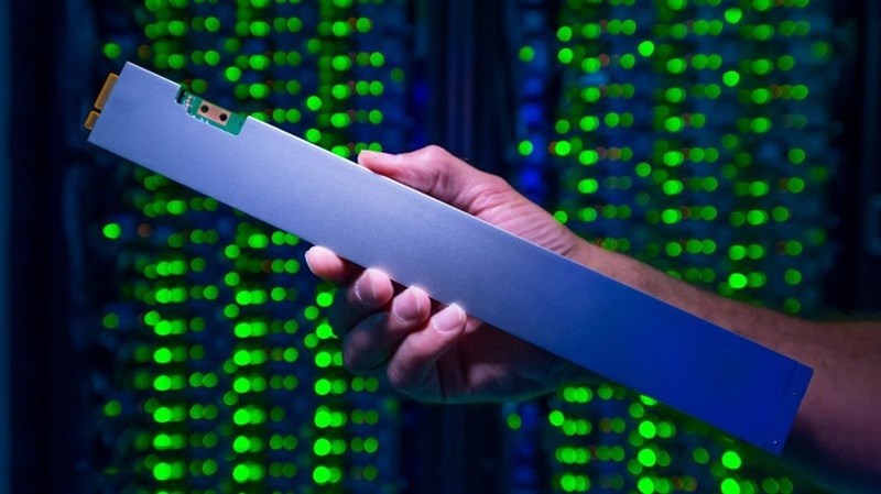 Intel ra mắt ổ cứng SSD dung lượng khủng Intel ra mắt ổ cứng SSD dung lượng khủng