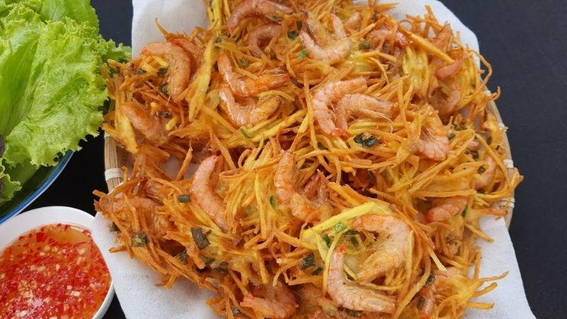 How to make delicious crispy sweet potato shrimp cakes that are hard to resist