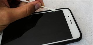 Hướng dẫn chi tiết cách vệ sinh màn hình điện thoại cảm ứng, máy tính bảng nhanh và dễ nhất