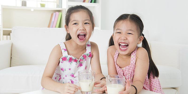 chiều cao của bé được rất nhiều yếu tố quyết định như: Di truyền, dinh dưỡng, môi trường sống, tình trạng bệnh tật và vấn đề rèn luyện thể thao. chiều cao của bé được rất nhiều yếu tố quyết định như: Di truyền, dinh dưỡng, môi trường sống, tình trạng bệnh tật và vấn đề rèn luyện thể thao.