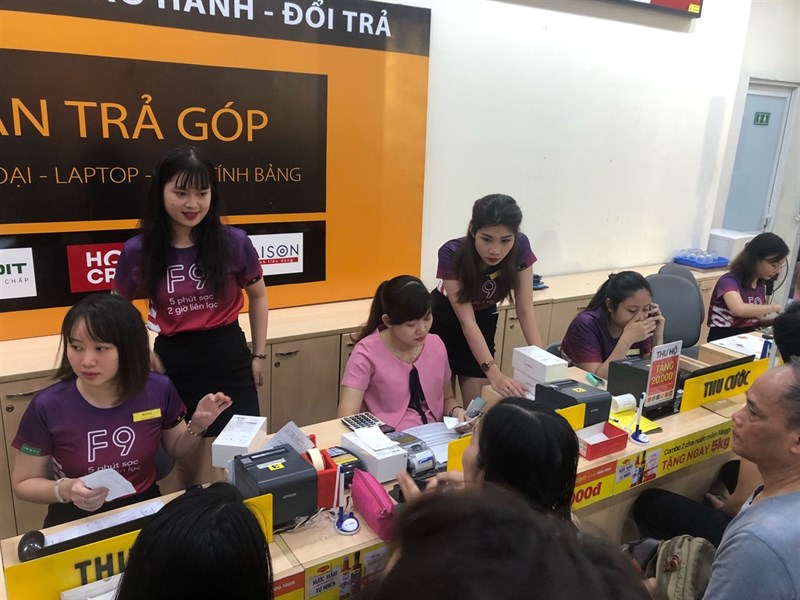 Thế Giới Di Động mở bán và giao hàng OPPO F9 cho 2 vạn khách hàng