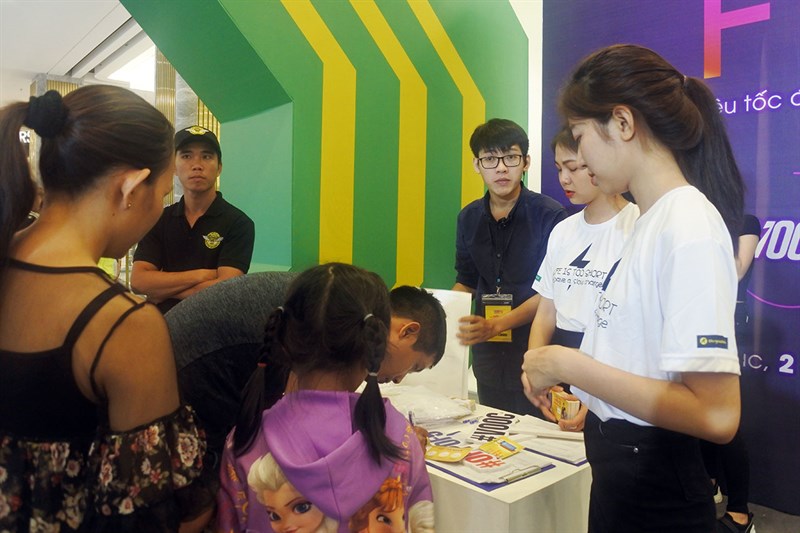 DDay OPPO F9 thế giới di động