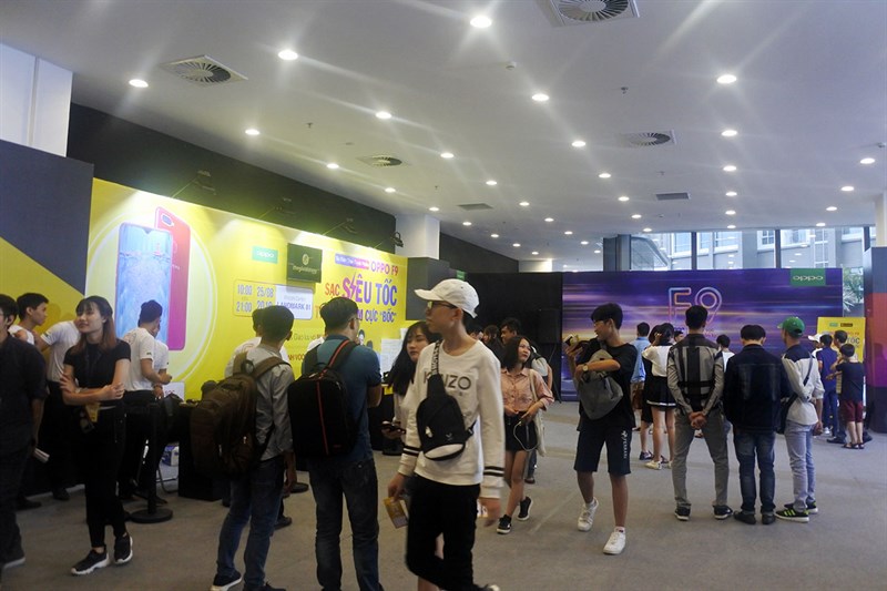 DDay OPPO F9 thế giới di động