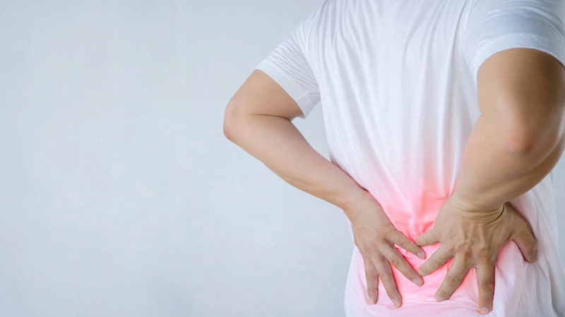 Đi bộ có thể giúp giảm những cơn đau lưng