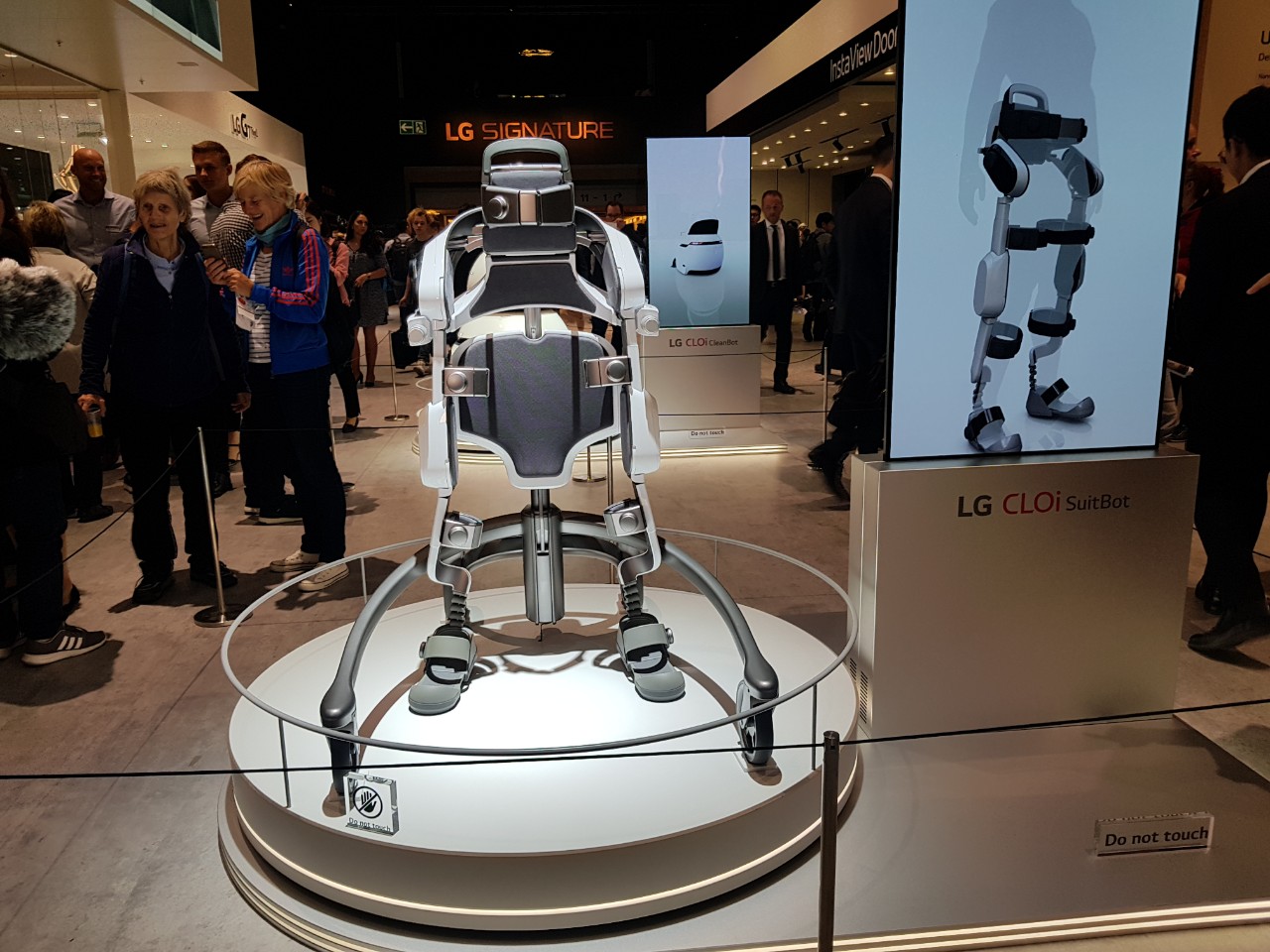 LG Robot