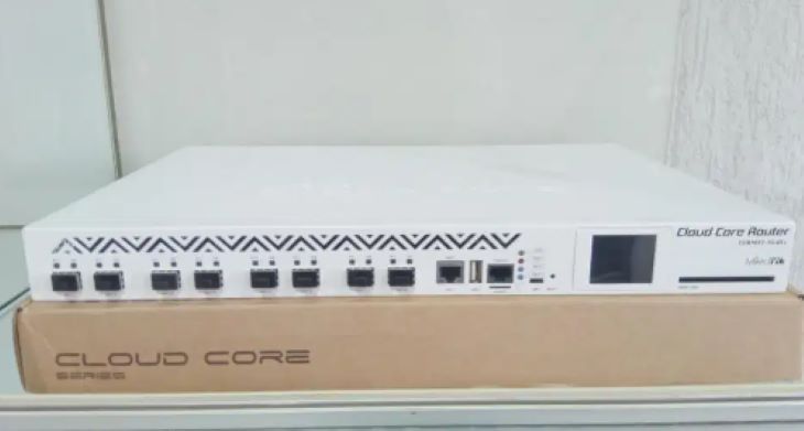 Core router và Edge router