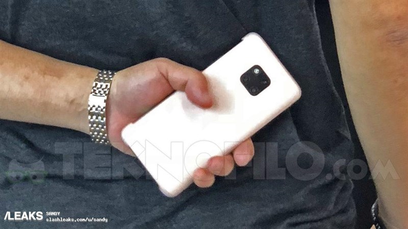 Chiếc smartphone Huawei lạ này được cho là Mate 20 hoặc Mate 20 Pro