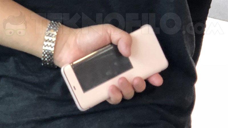 IFA 2018: Huawei Mate 20 bị phát hiện trước ngày ra mắt 16/10