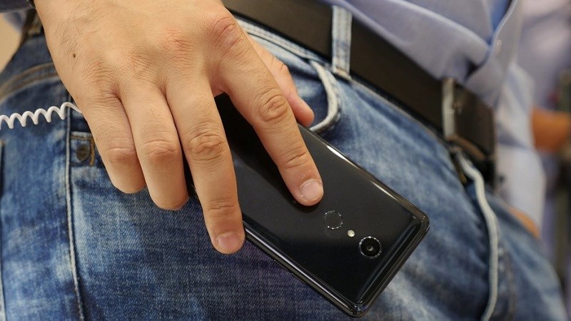 IFA 2018: Trên tay LG G7 Fit, smartphone tầm trung đạt chuẩn quân sự