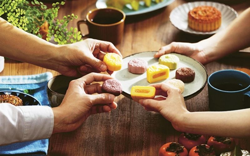 Không nên ăn bánh Trung Thu thay cho bữa sáng