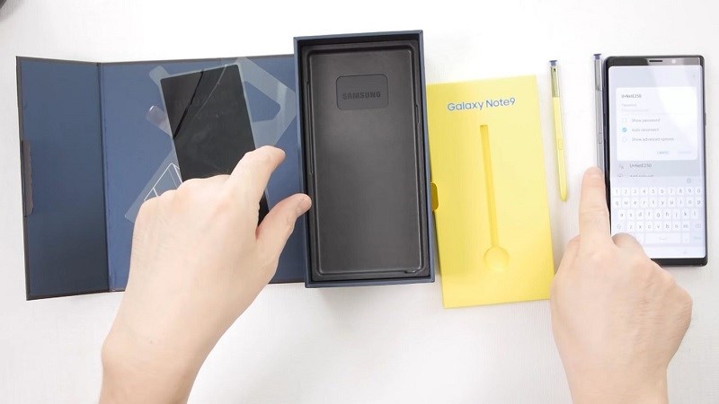 Tại Hàn Quốc, Galaxy Note 9 512GB đi kèm với 2 chiếc bút S Pen