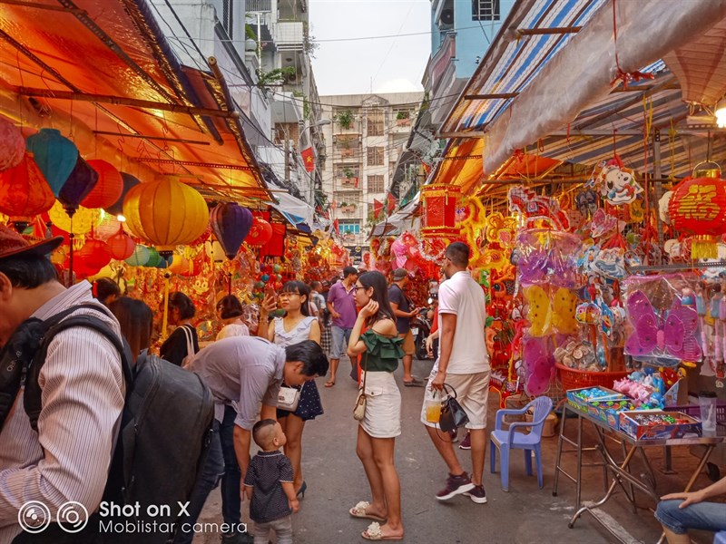 Ngẩn ngơ với Trung thu đầy màu sắc qua bộ ảnh được chụp từ Mobiistar X