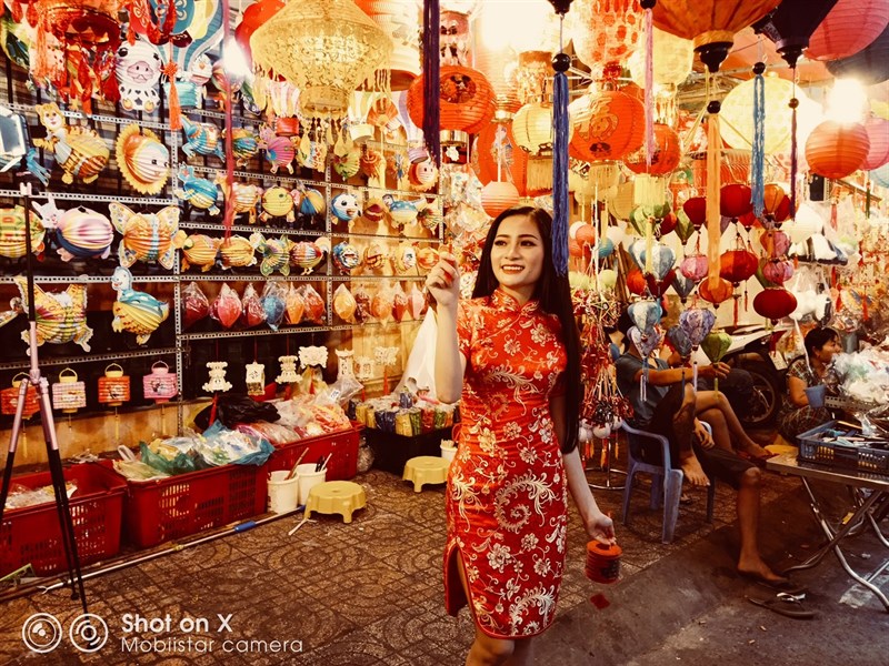 Ngẩn ngơ với Trung thu đầy màu sắc qua bộ ảnh được chụp từ Mobiistar X