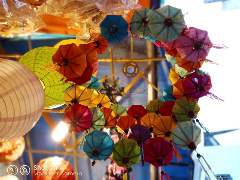 Ngẩn ngơ với Trung thu đầy màu sắc qua bộ ảnh được chụp từ Mobiistar X