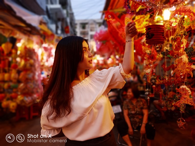 Ngẩn ngơ với Trung thu đầy màu sắc qua bộ ảnh được chụp từ Mobiistar X