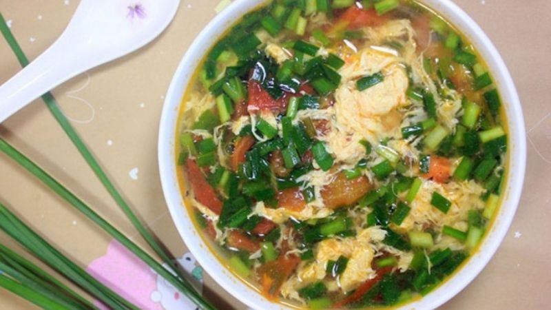 Canh cà chua trứng thịt bò