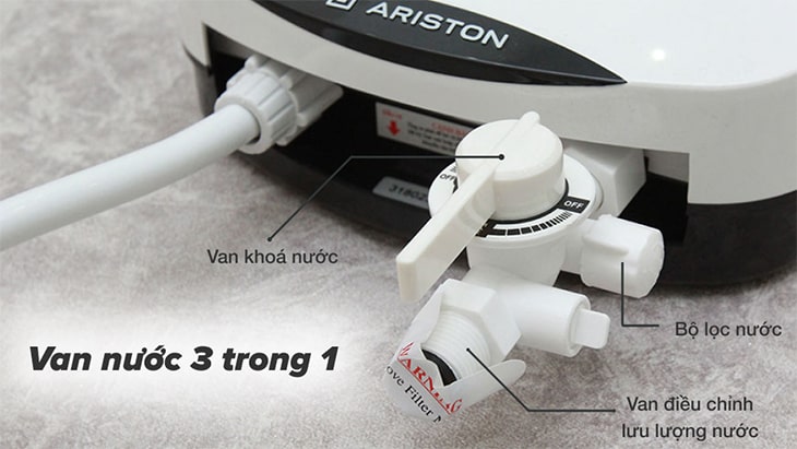 Các tiện ích của máy nước nóng Ariston > Van cấp nước tích hợp 3 trong 1