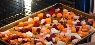 4 mẹo giúp bạn nướng rau củ trong lò nướng ngon hơn