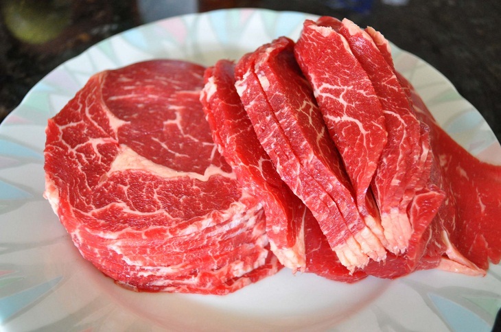 Bước 1 Sơ chế nguyên liệu Ướp thịt bò nướng