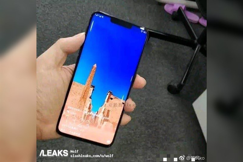 Huawei Mate 20 Pro tiếp tục lộ ảnh thực tế với màn hình cong, có tai thỏ Huawei Mate 20 Pro tiếp tục lộ ảnh thực tế với màn hình cong, có tai thỏ